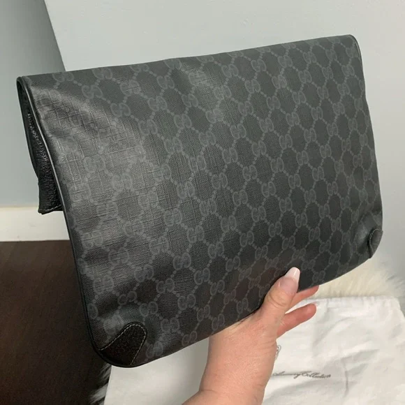 ❌SOLD❌Authentic vintage large black Gucci flap Cluch w dustbag - Picture 8 of 17